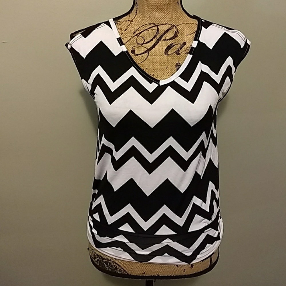 Black and White Chevron Cold-shoulder Top